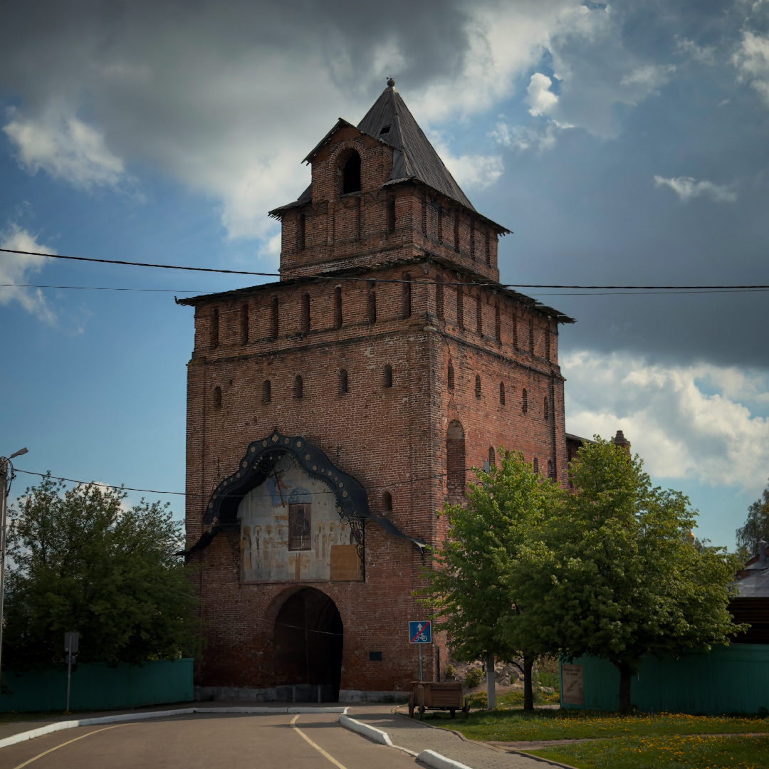 За башней те самые коломенские калачи